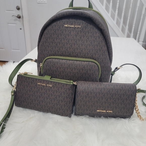 ?▪️Michael Kors▪️ Erin Small Backpack , wallet and crossbody- Evergreen Brown